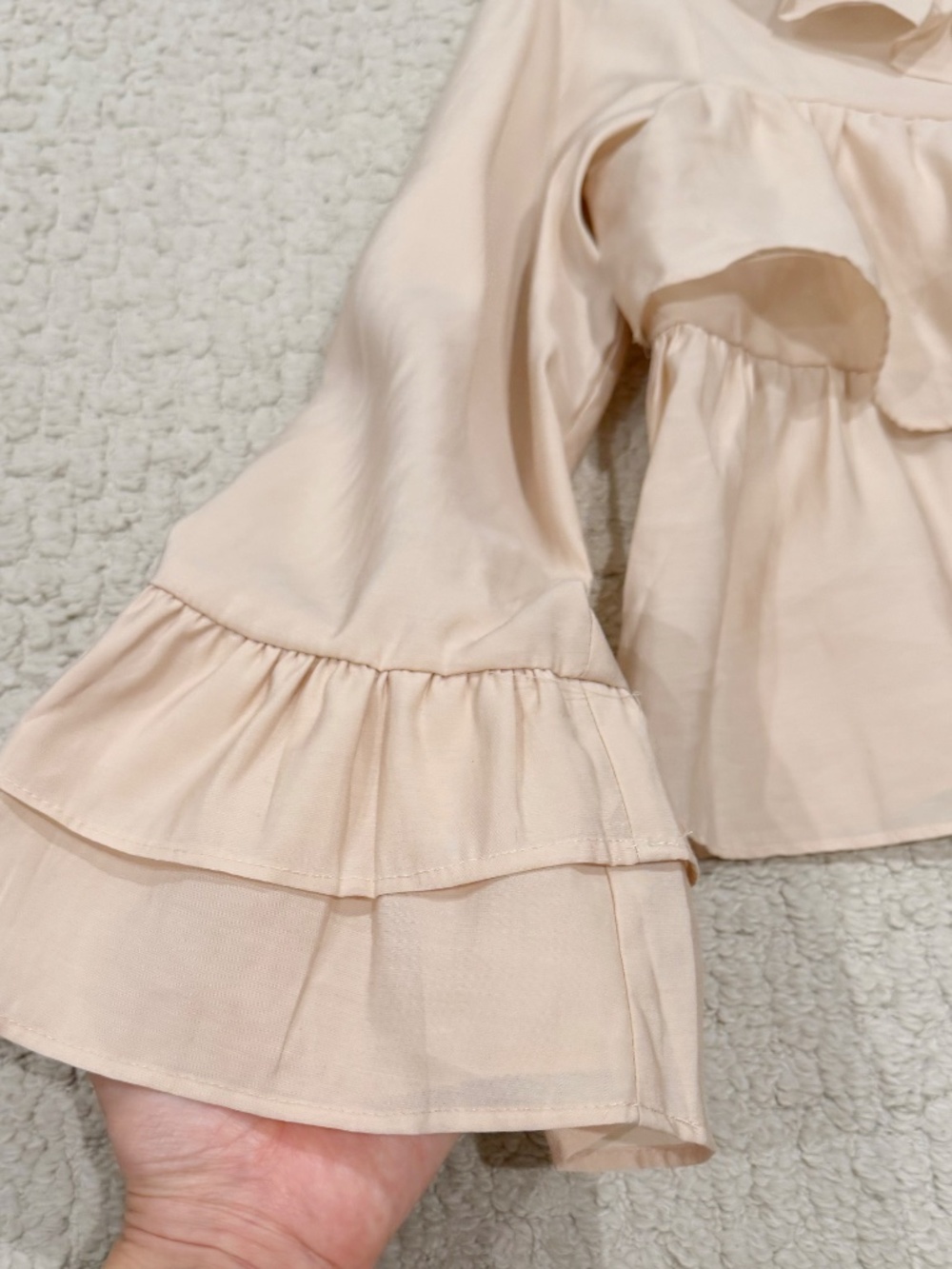 H&M Ruffle Blouse Size Medium - Picture 4 of 5